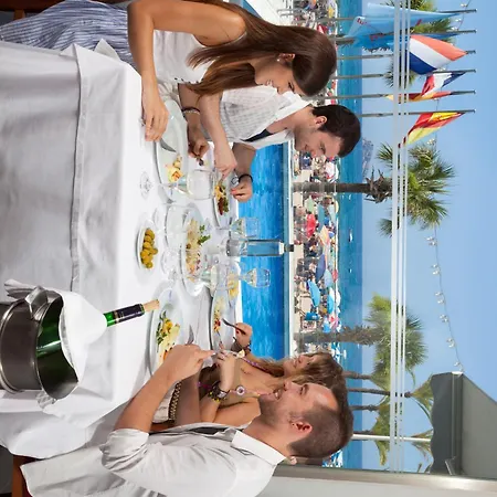 Brisa ホテル ベニドルム